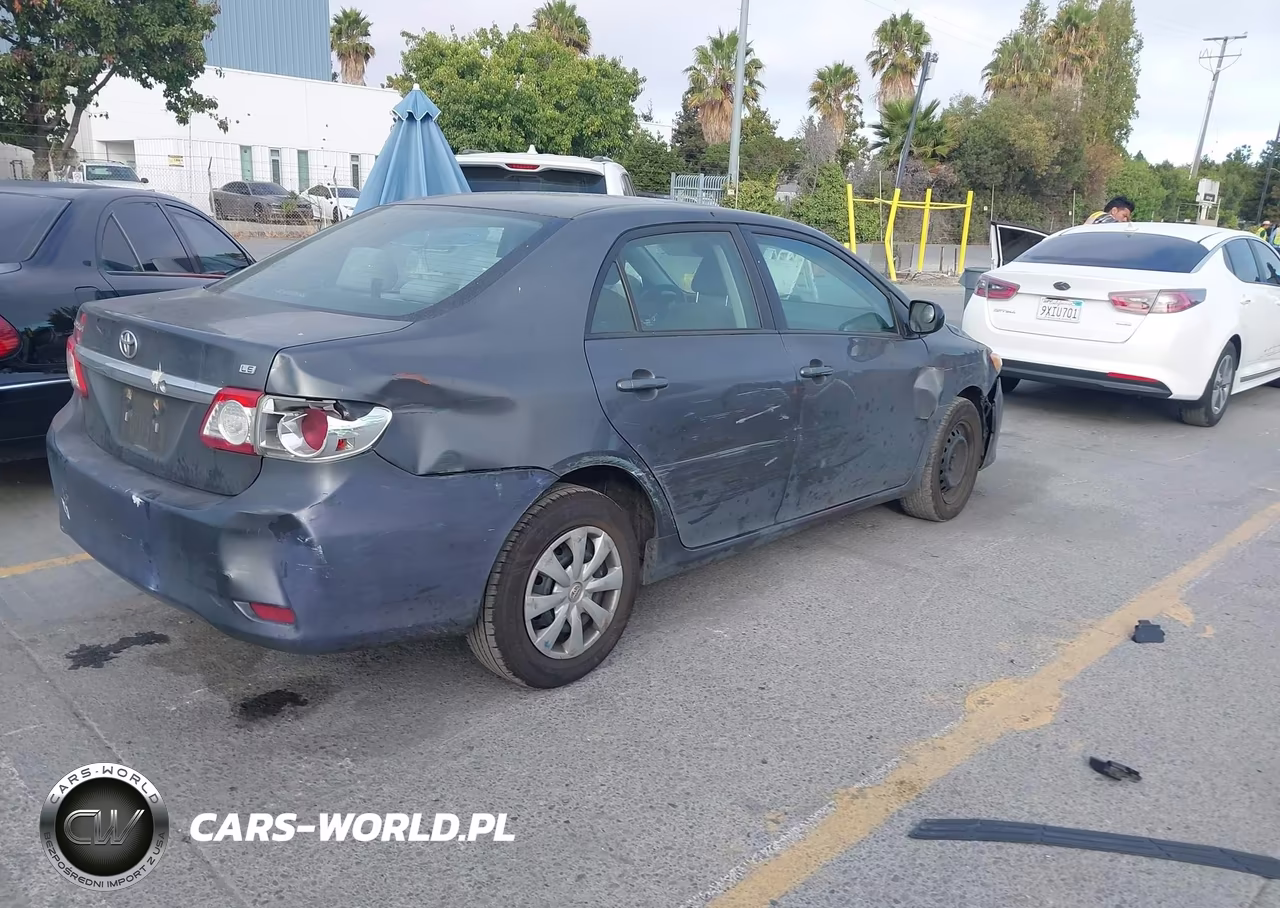 2011 Toyota Corolla Le VIN:2T1BU4EE1BC586127 - 4