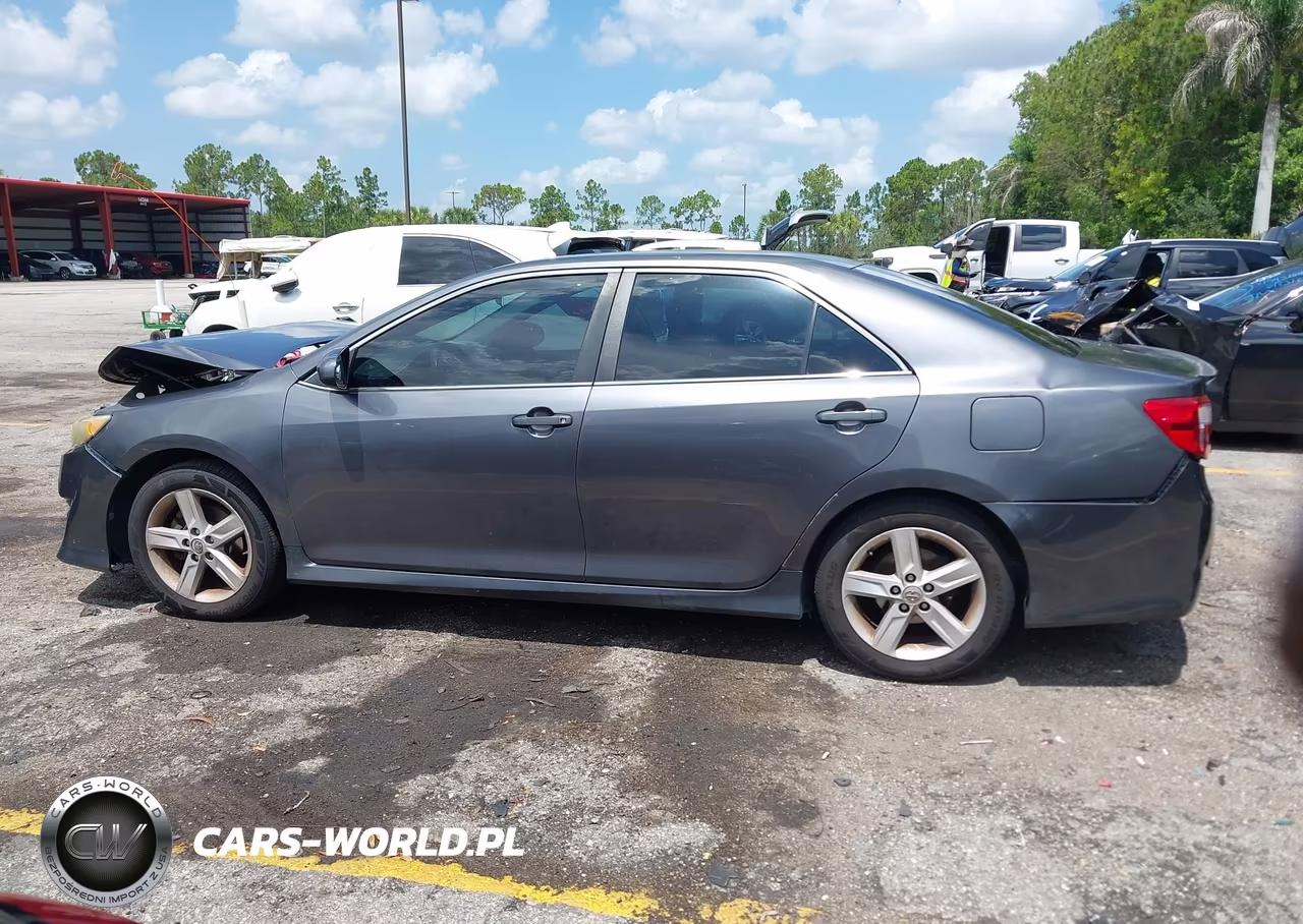 2014 Toyota Camry Se VIN:4T1BF1FK3EU432115 - 14