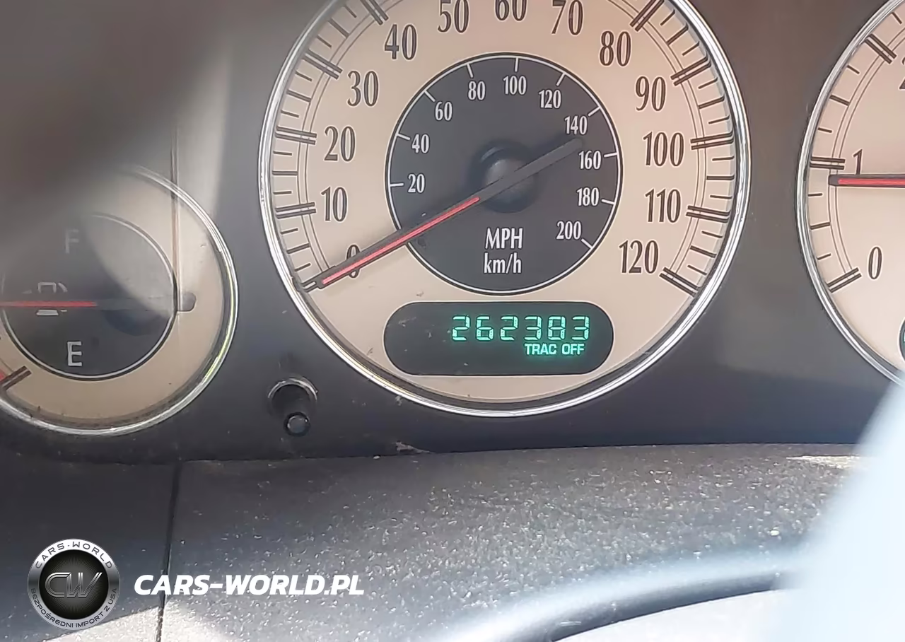 2002 Chrysler Town & Country Limited VIN:2C8GP64LX2R796975 - 7