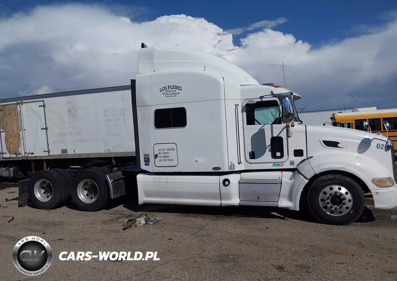 2011 Peterbilt 386 VIN:1XPHDP9XXBD130927 - 13
