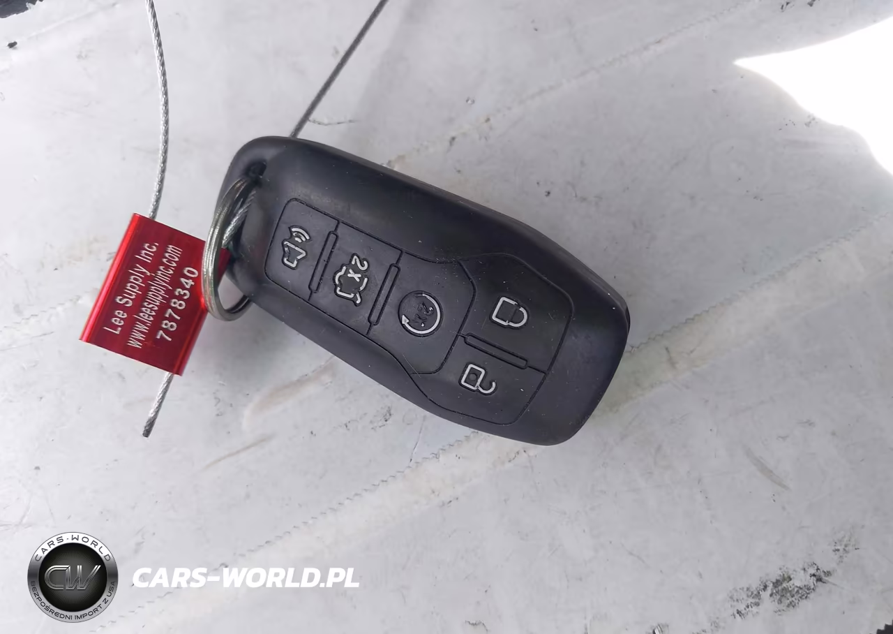 2014 Ford Fusion Energi Titanium VIN:3FA6P0SU6ER111610 - 11
