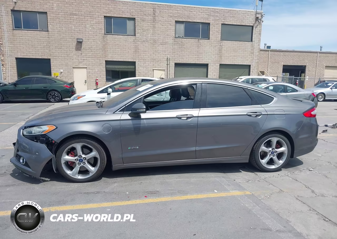 2014 Ford Fusion Energi Titanium VIN:3FA6P0SU6ER111610 - 15