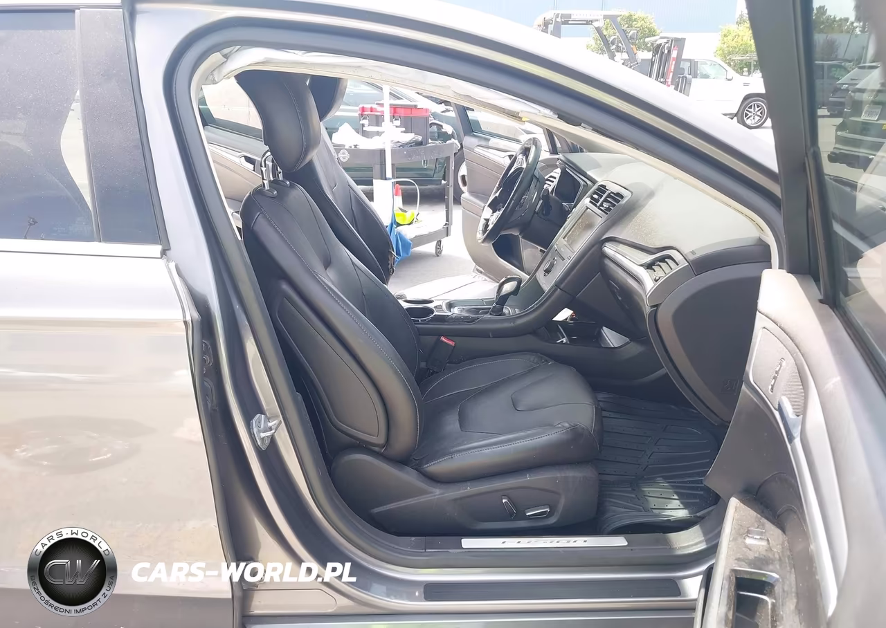 2014 Ford Fusion Energi Titanium VIN:3FA6P0SU6ER111610 - 5