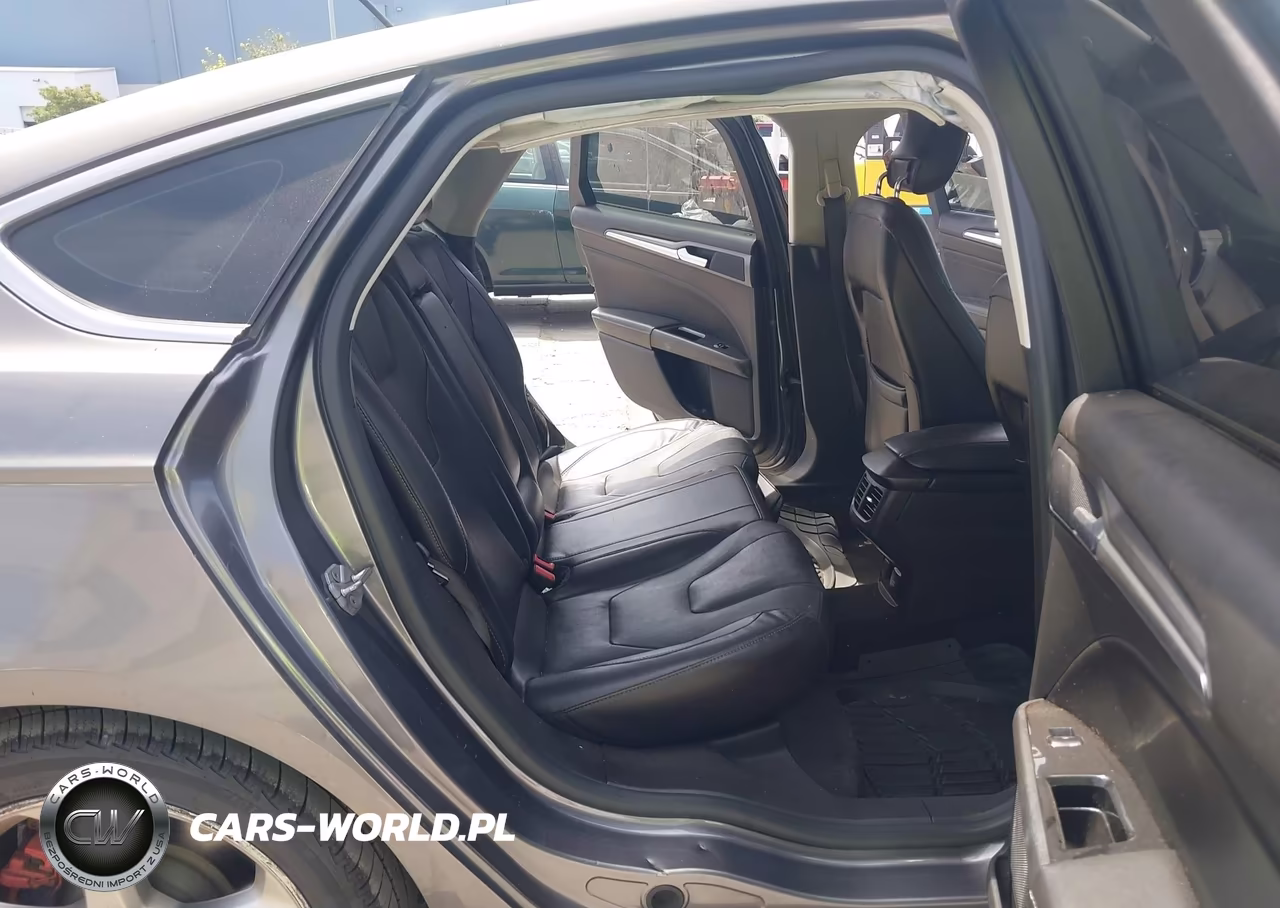 2014 Ford Fusion Energi Titanium VIN:3FA6P0SU6ER111610 - 8