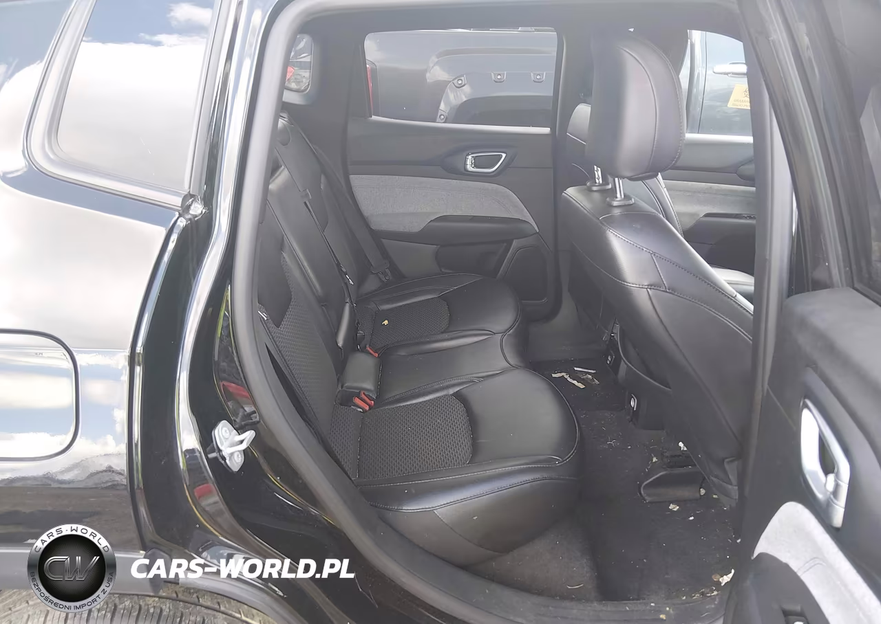 2023 Jeep Compass Latitude 4X4 VIN:3C4NJDBN3PT500668 - 8