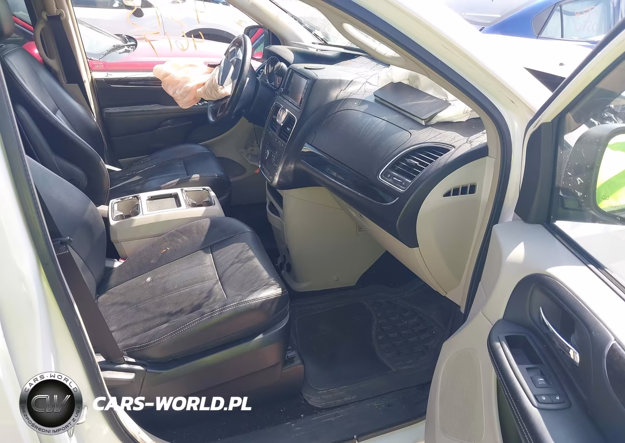 2012 Chrysler Town & Country Touring VIN:2C4RC1BG3CR301502 - 5