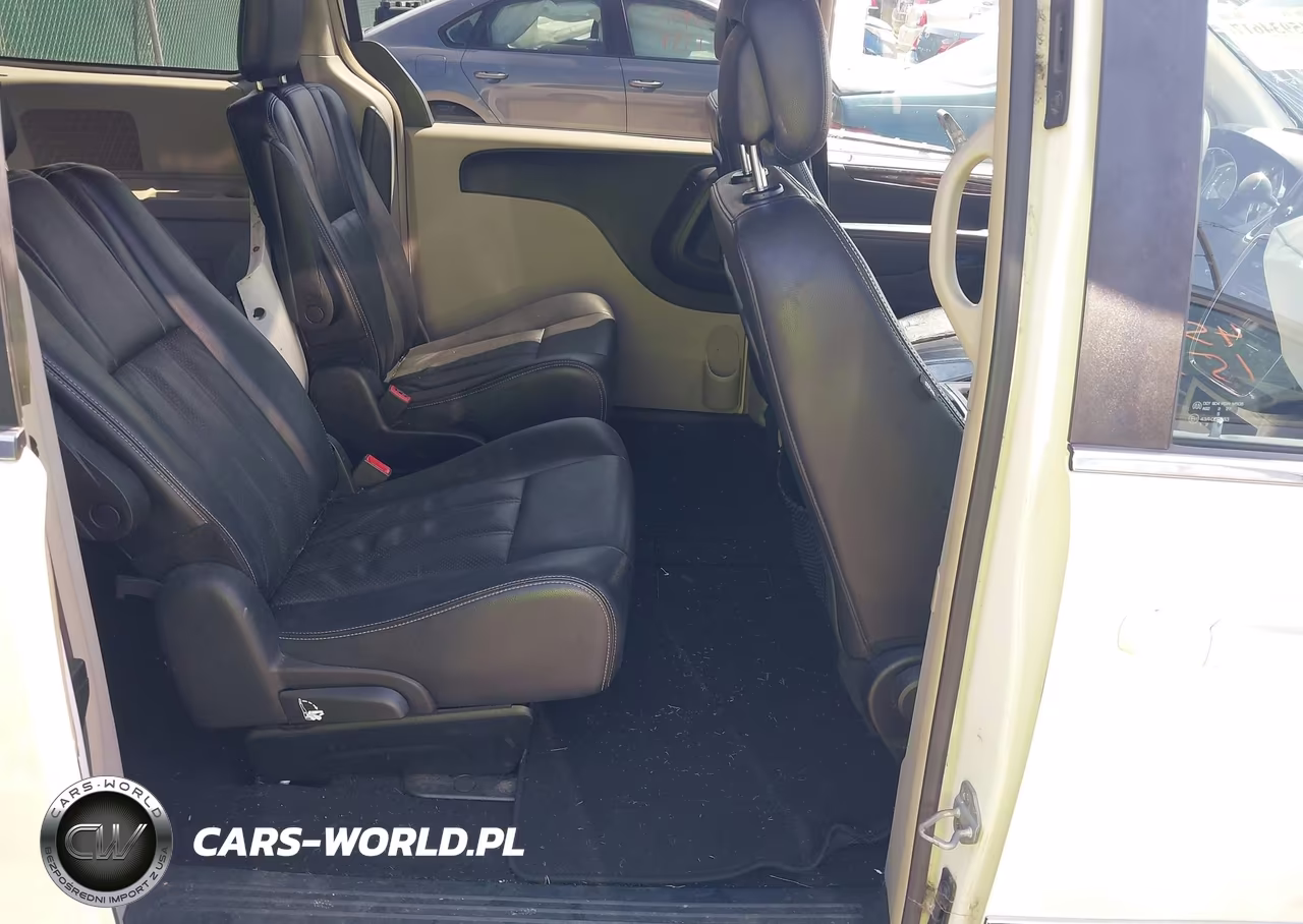 2012 Chrysler Town & Country Touring VIN:2C4RC1BG3CR301502 - 8