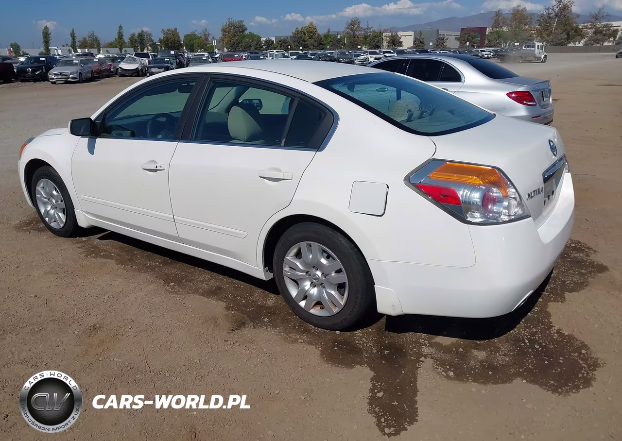 2011 Nissan Altima 2.5 S VIN:1N4AL2AP2BN505844 - 3