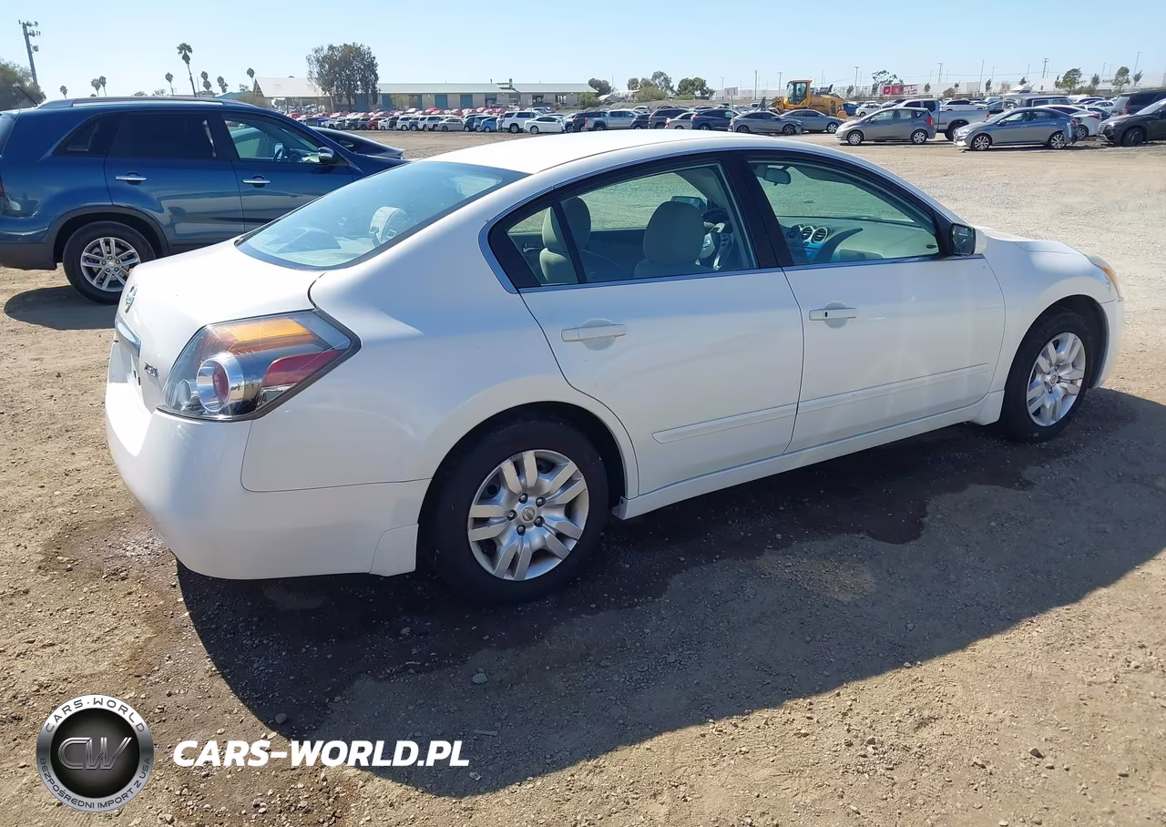 2011 Nissan Altima 2.5 S VIN:1N4AL2AP2BN505844 - 4