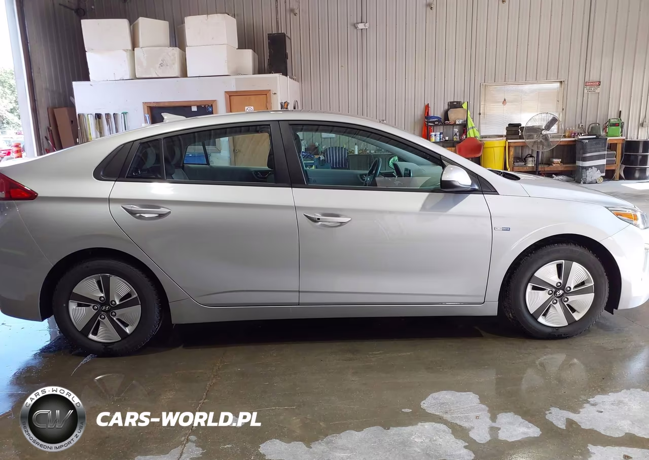 2020 Hyundai Ioniq Hybrid Blue VIN:KMHC65LC3LU219865 - 16