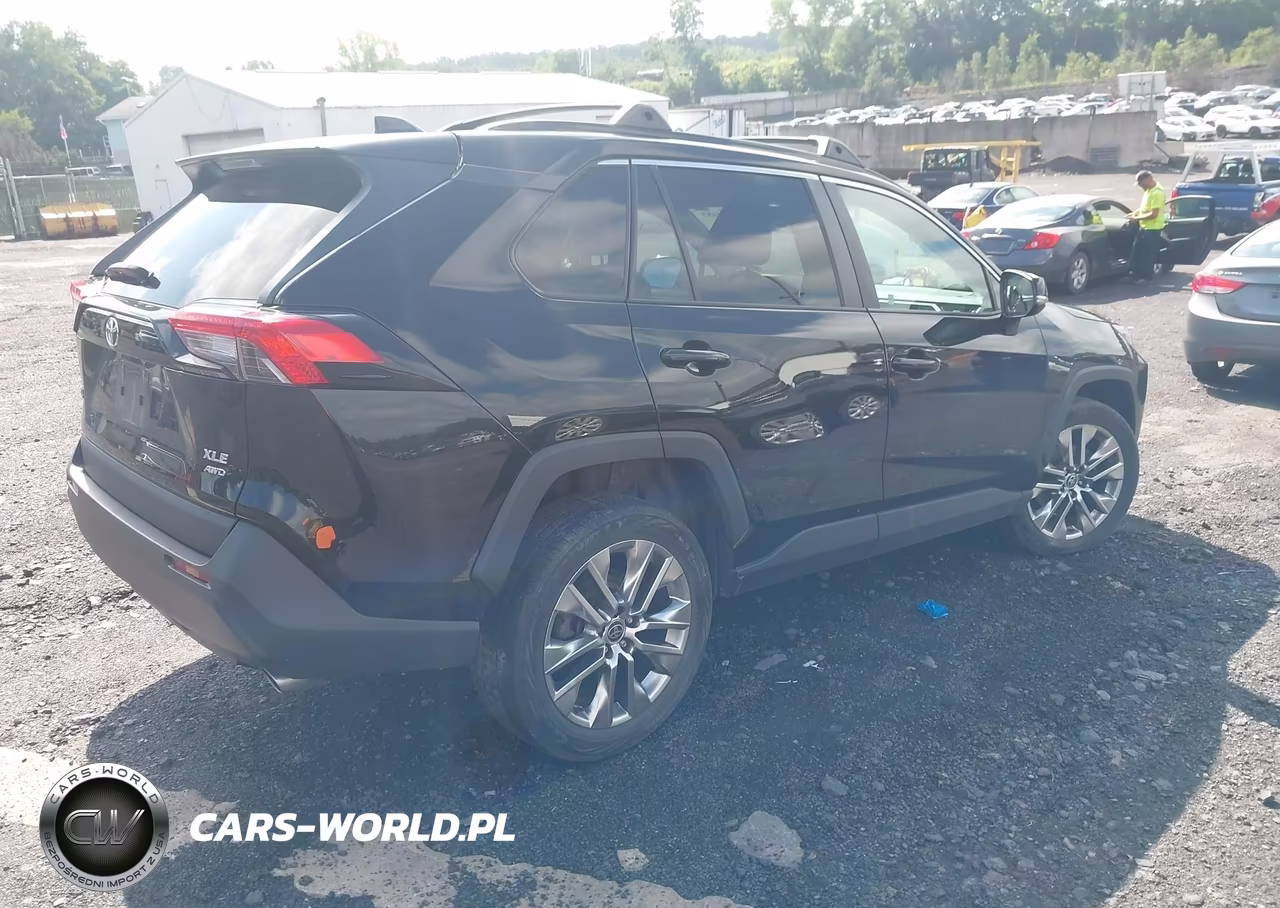 2022 Toyota Rav4 Xle Premium VIN:2T3A1RFV6NC258939 - 4