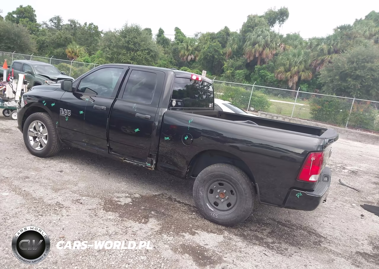 2019 Ram 1500 Classic Express 4X4 6'4 Box VIN:1C6RR7FG3KS544341 - 3