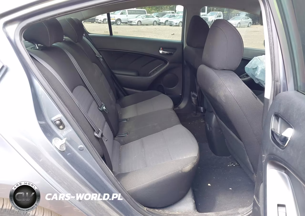 2017 Kia Forte S VIN:3KPFL4A7XHE102039 - 8