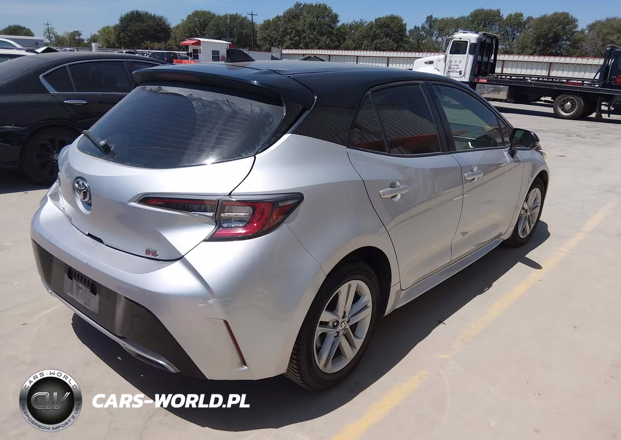 2021 Toyota Corolla Se VIN:JTND4MBE1M3105748 - 4