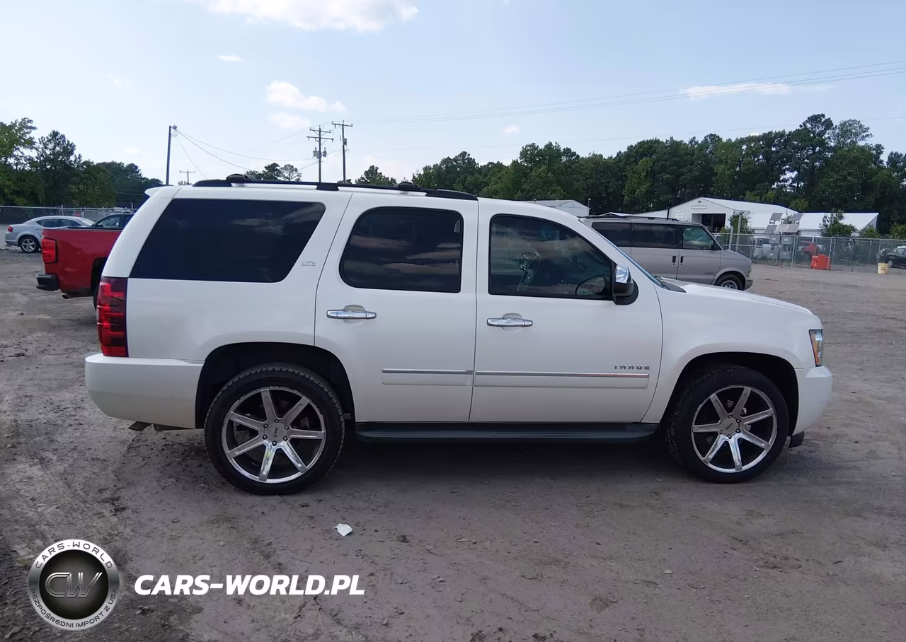 2011 Chevrolet Tahoe Ltz VIN:1GNSKCE04BR241580 - 13