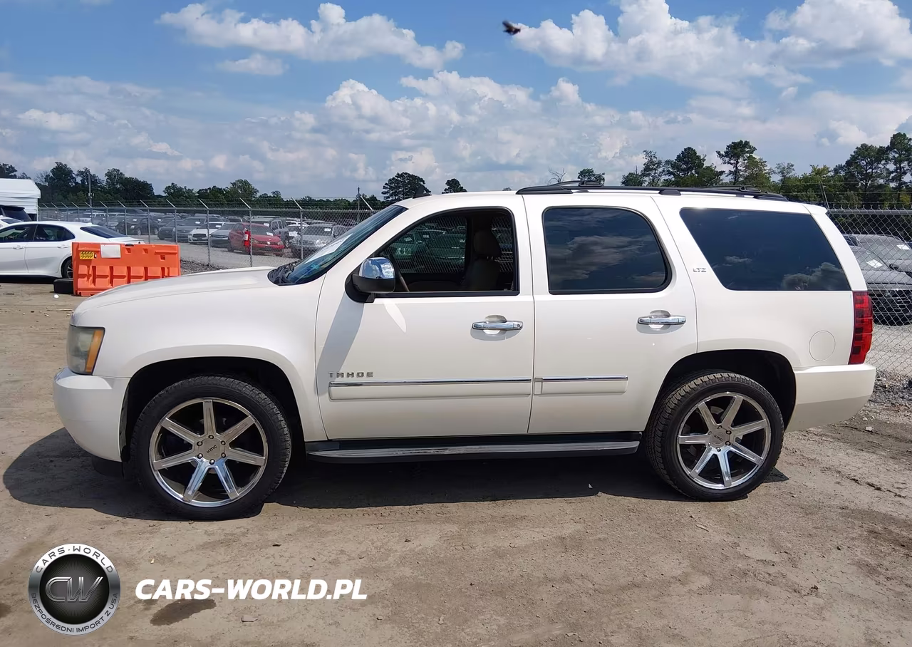 2011 Chevrolet Tahoe Ltz VIN:1GNSKCE04BR241580 - 14