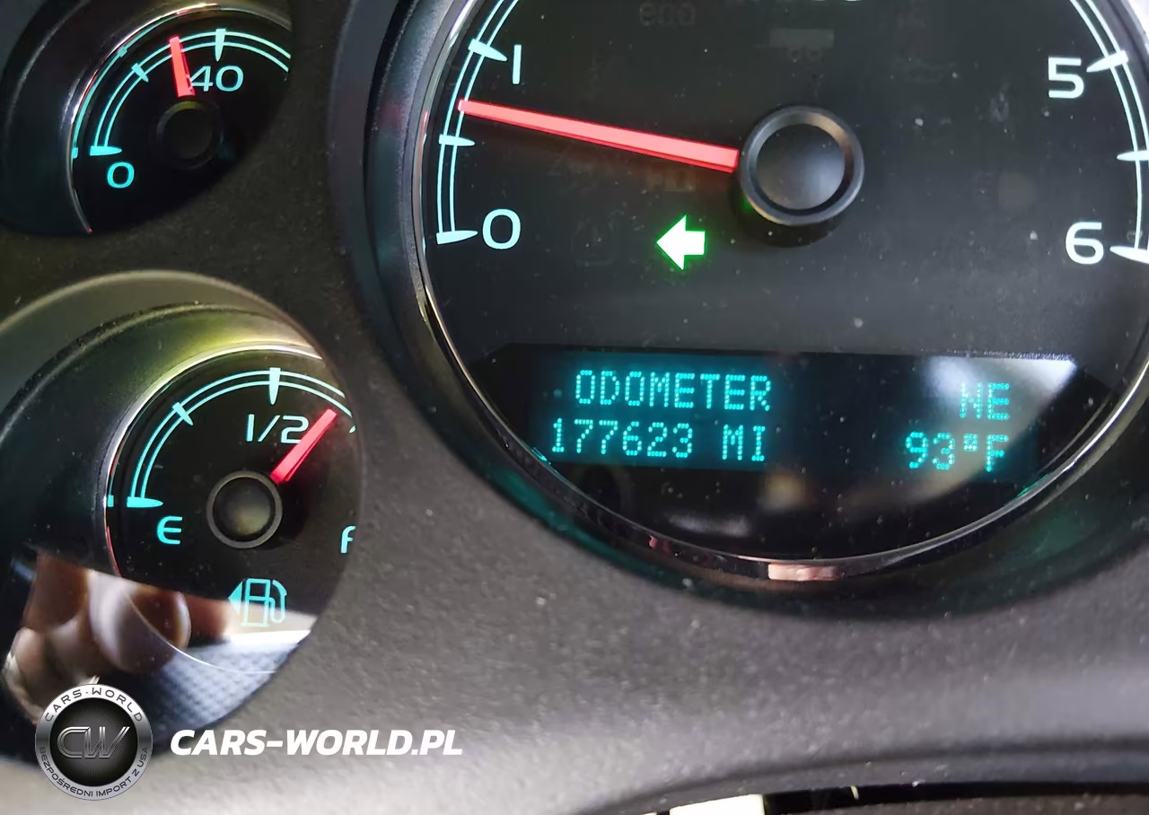 2011 Chevrolet Tahoe Ltz VIN:1GNSKCE04BR241580 - 15