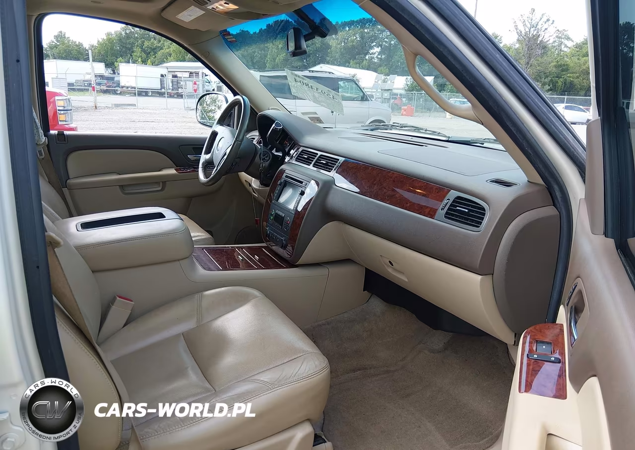 2011 Chevrolet Tahoe Ltz VIN:1GNSKCE04BR241580 - 5