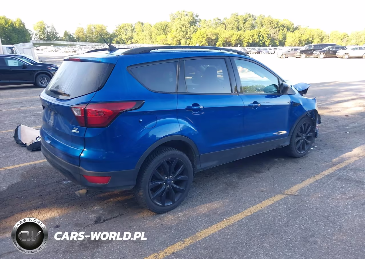 2019 Ford Escape Se VIN:1FMCU9GD4KUC01678 - 4
