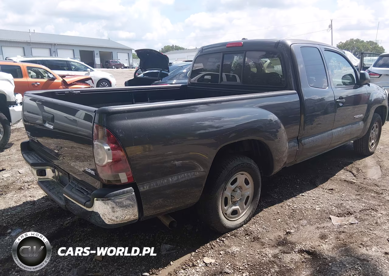 2010 Toyota Tacoma VIN:5TETX4CN1AZ704619 - 4