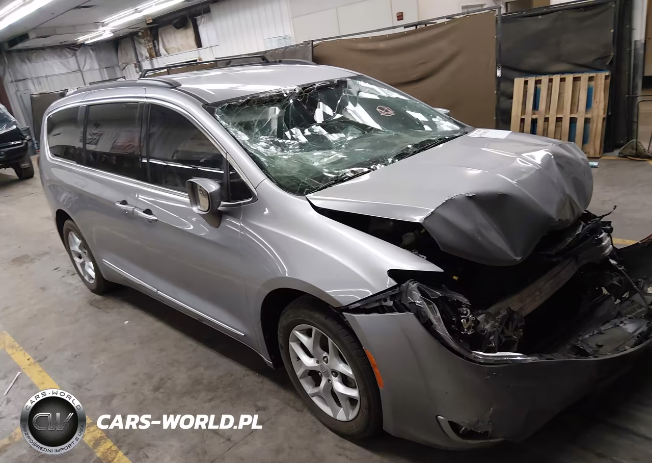 2017 Chrysler Pacifica Touring-L – zdjęcie 1 z 15