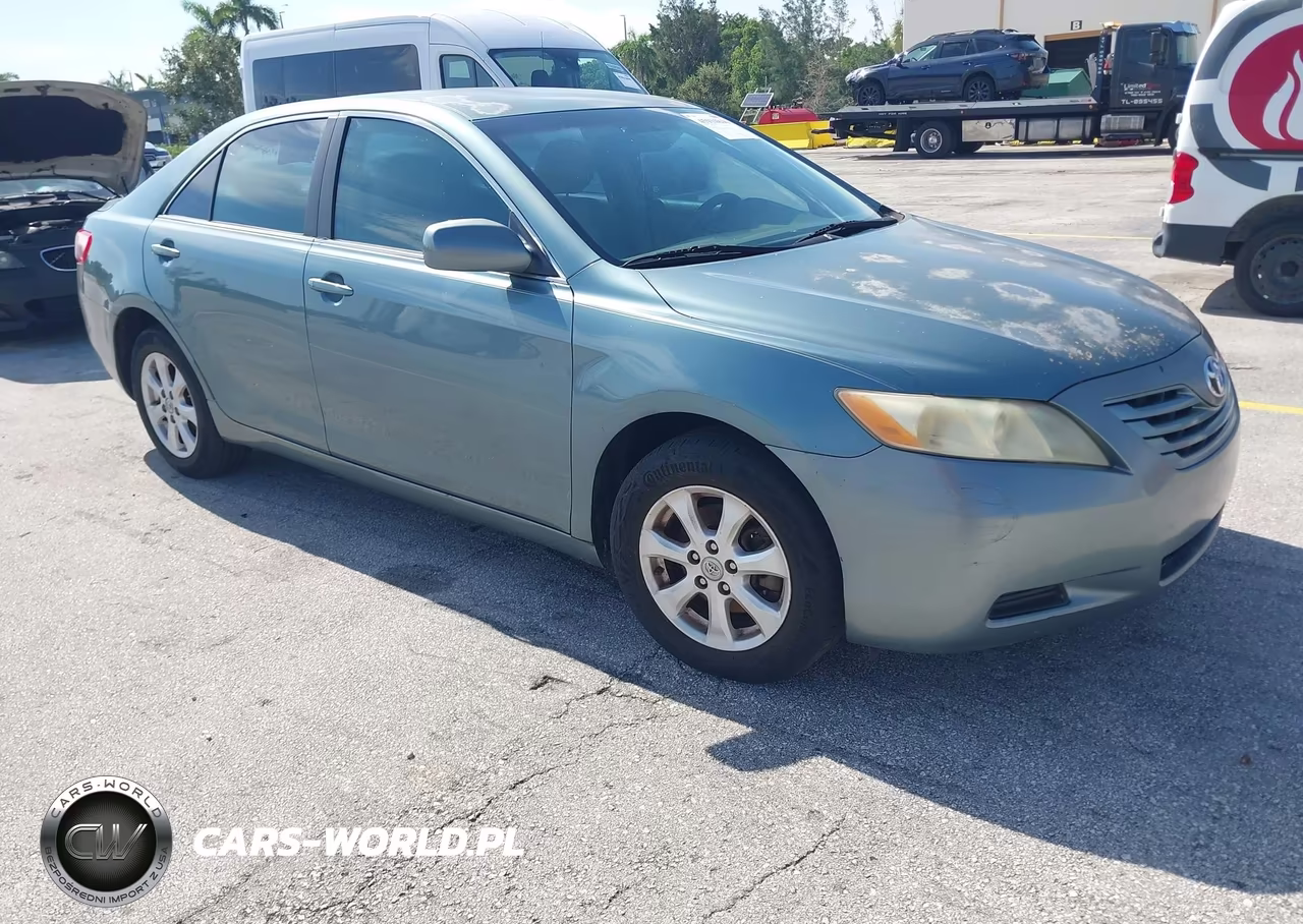 2009 Toyota Camry Le – zdjęcie 1 z 11