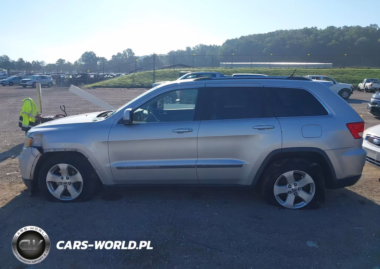 2011 Jeep Grand Cherokee Laredo VIN:1J4RS4GT1BC505226 - 14