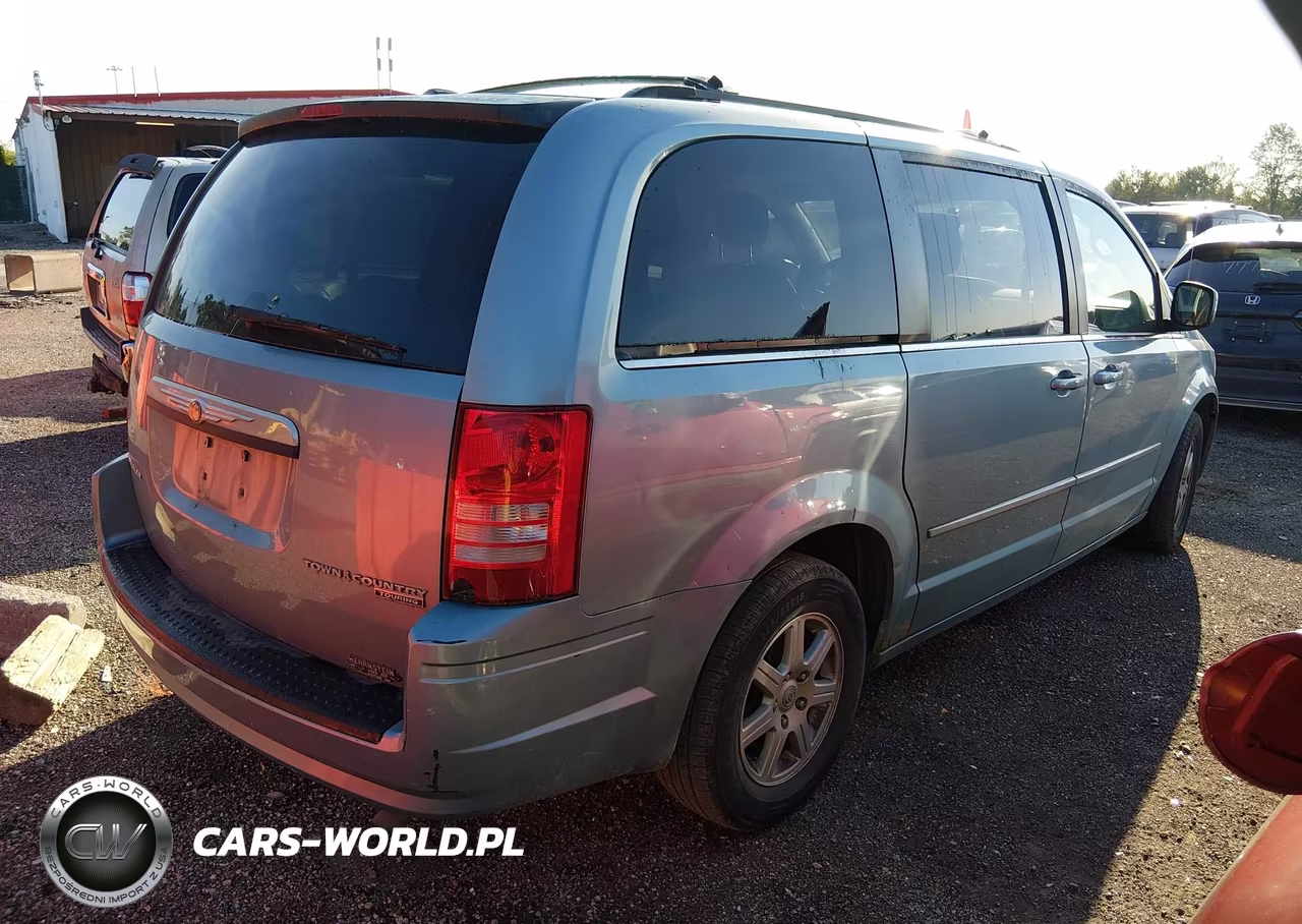 2010 Chrysler Town & Country Touring VIN:2A4RR5D15AR392455 - 4