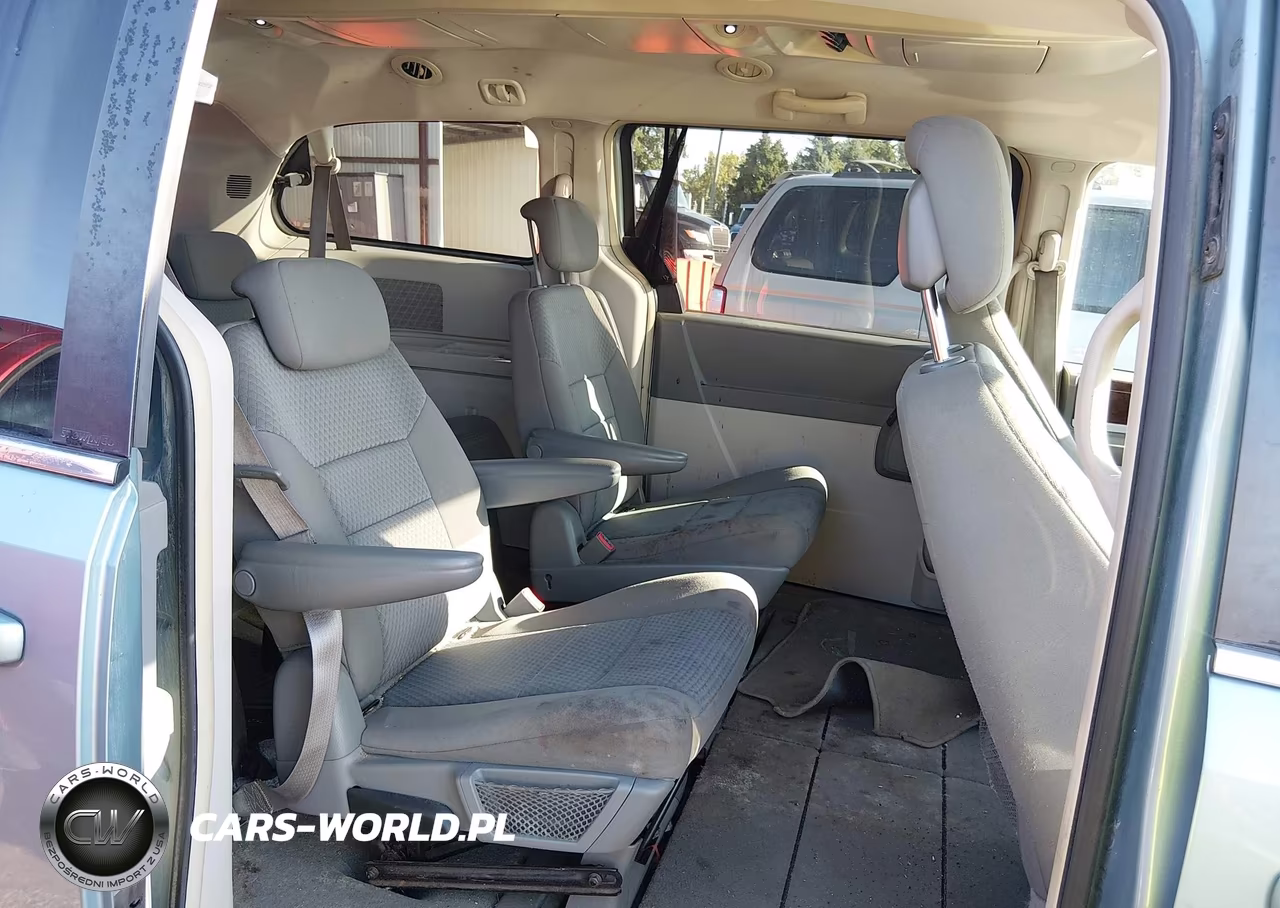 2010 Chrysler Town & Country Touring VIN:2A4RR5D15AR392455 - 8
