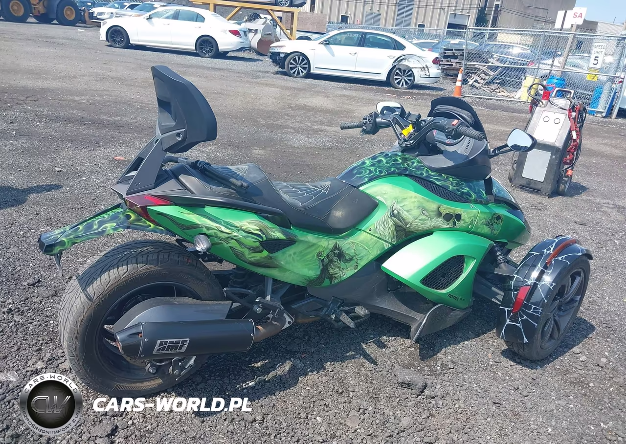 2013 Can-Am Spyder Roadster Rs-Rs-S VIN:2BXNABC18DV000981 - 4