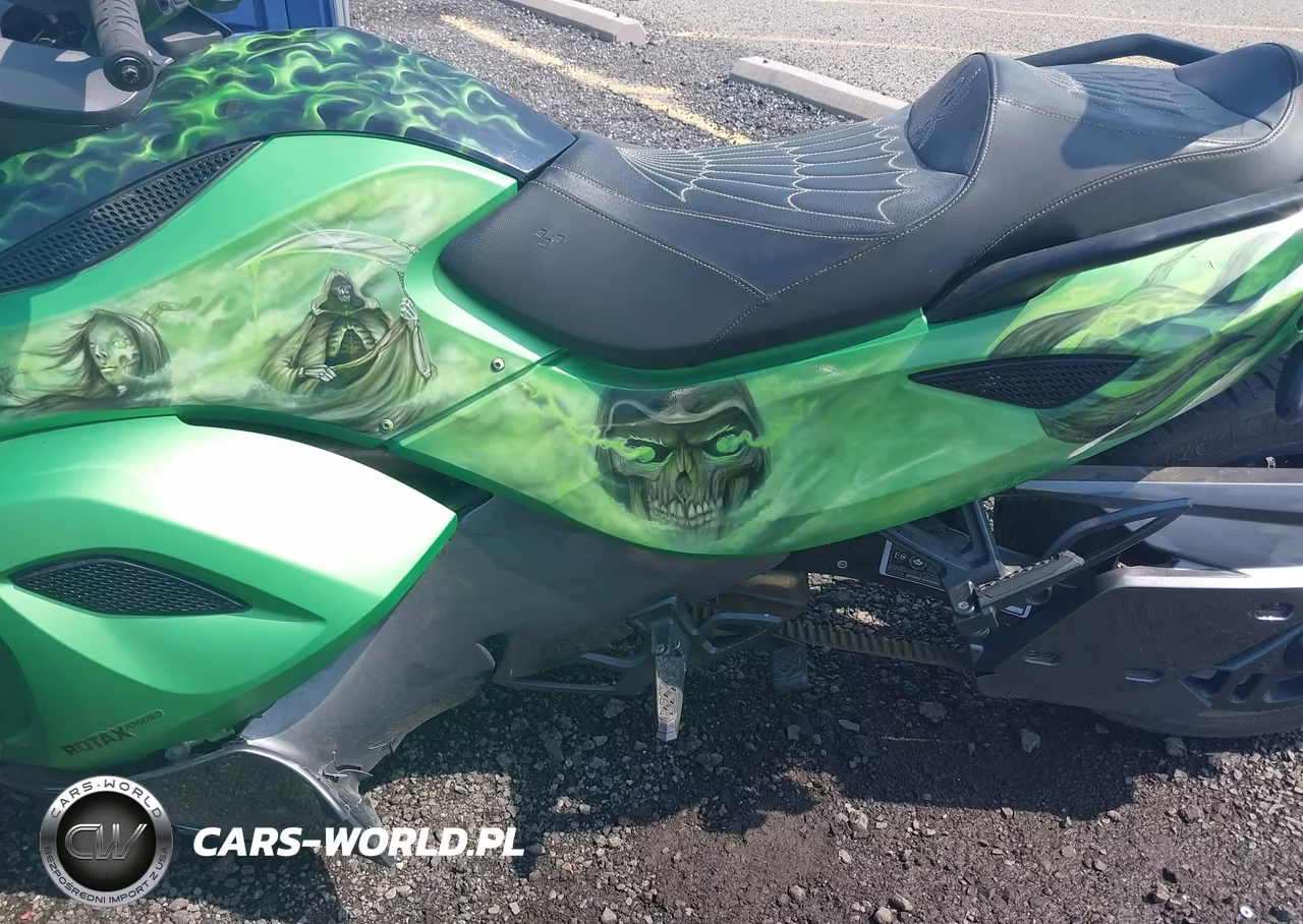 2013 Can-Am Spyder Roadster Rs-Rs-S VIN:2BXNABC18DV000981 - 9