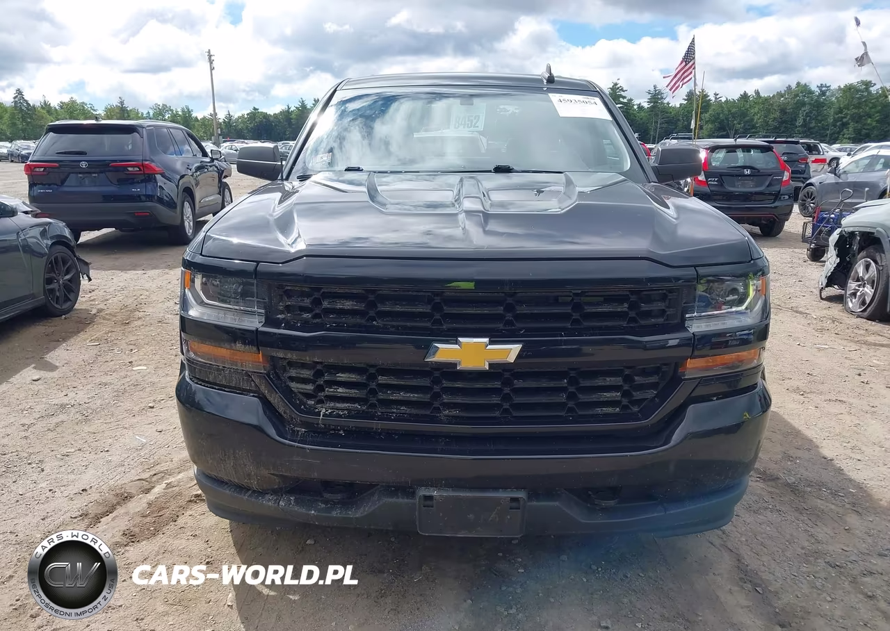 2018 Chevrolet Silverado 1500 Custom VIN:1GCVKPEC2JZ371010 - 12
