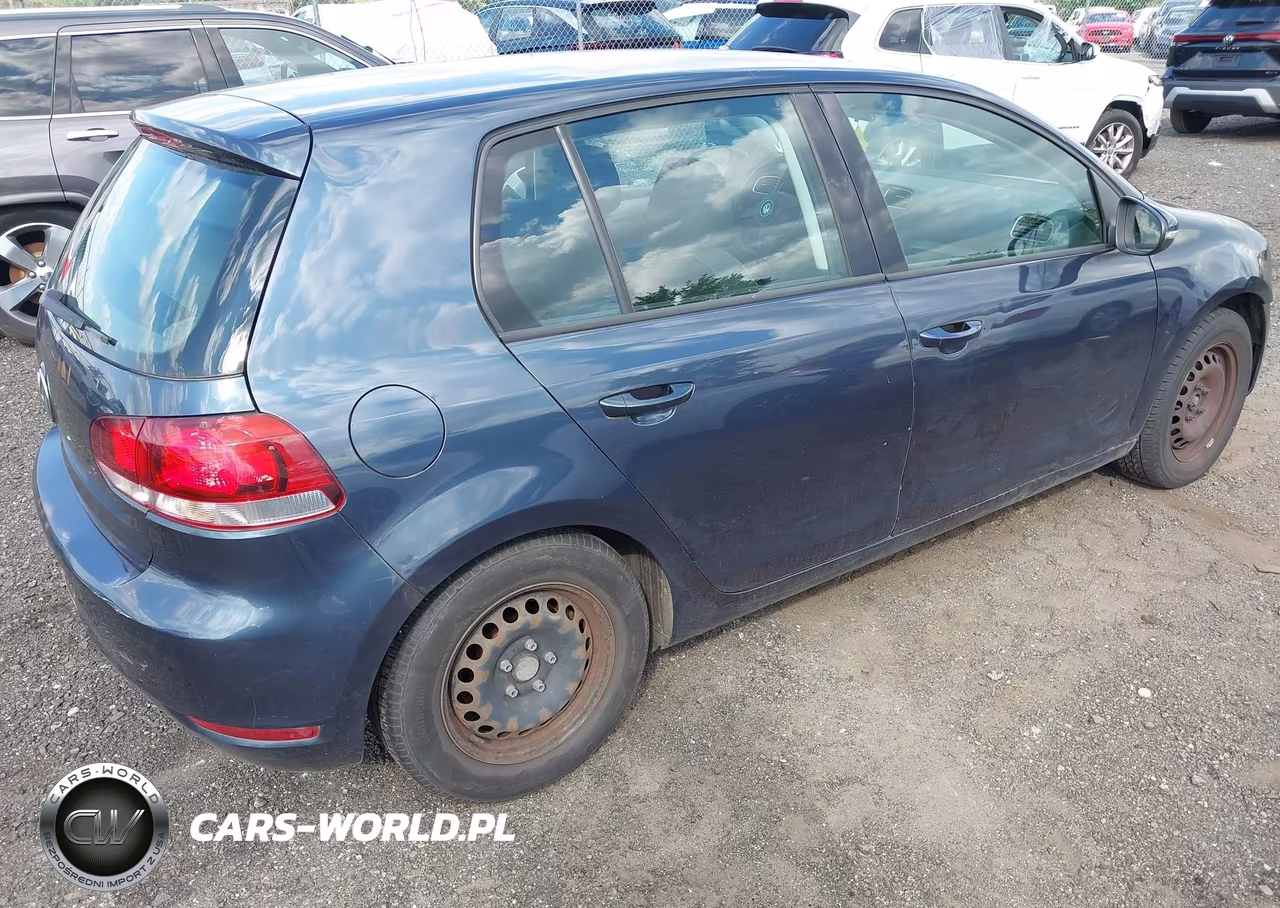 2013 Volkswagen Golf 2.5L 4-Door VIN:WVWDB7AJ2DW076270 - 4