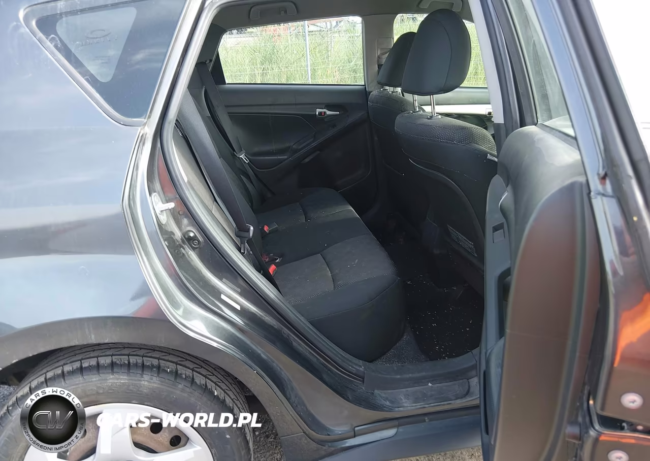 2010 Pontiac Vibe VIN:5Y2SP6E88AZ402884 - 8