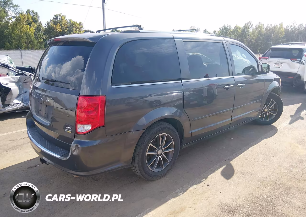 2017 Dodge Grand Caravan Sxt VIN:2C4RDGCG0HR671358 - 4