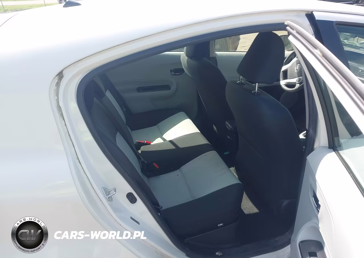2014 Toyota Prius C Two VIN:JTDKDTB35E1568980 - 8