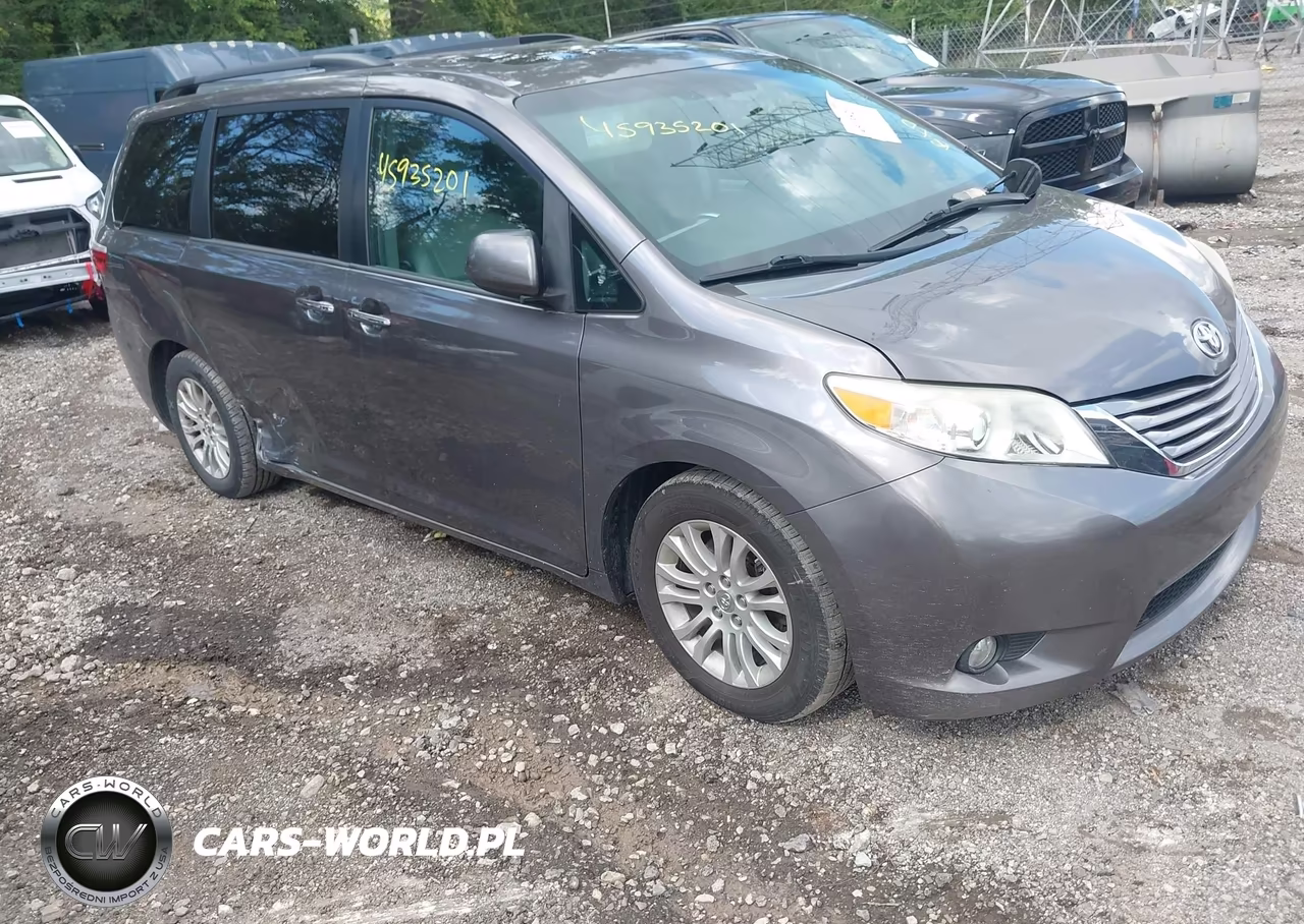 2016 Toyota Sienna Xle 8 Passenger