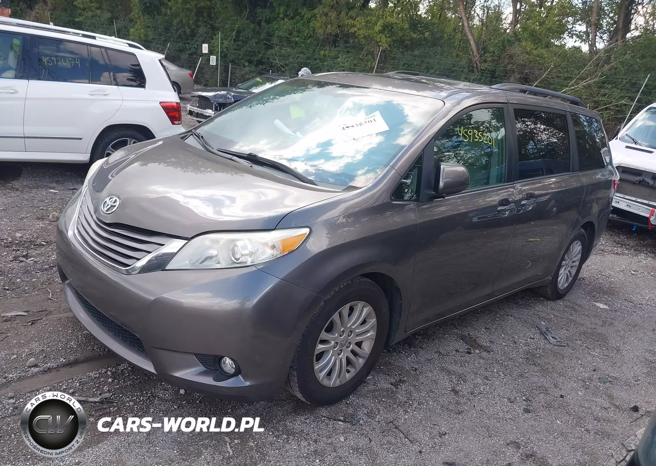 2016 Toyota Sienna Xle 8 Passenger VIN:5TDYK3DC2GS692112 - 2