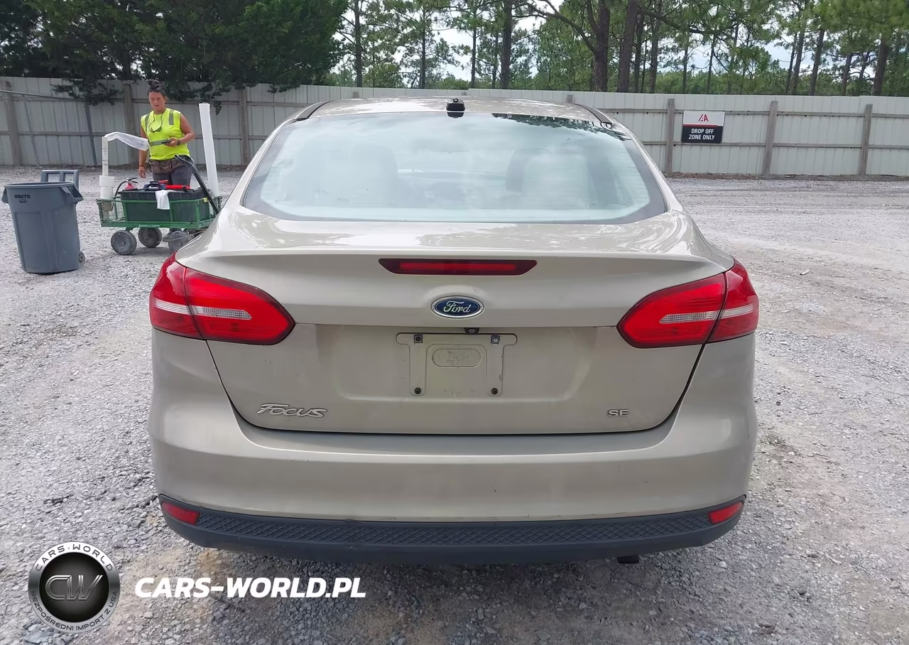 2016 Ford Focus Se VIN:1FADP3F20GL265863 - 16