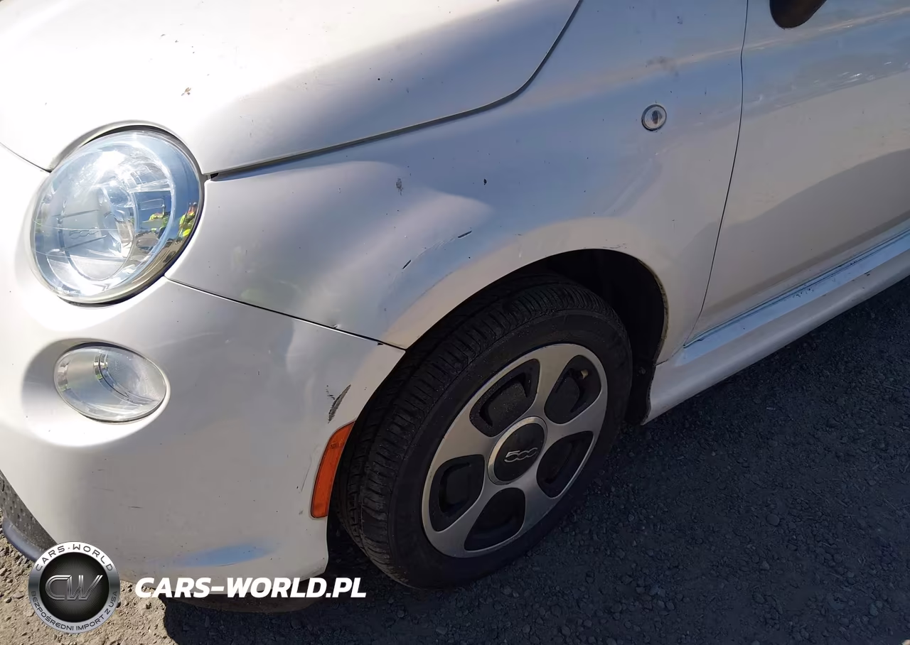 2016 Fiat 500E Battery Electric VIN:3C3CFFGE1GT229286 - 6