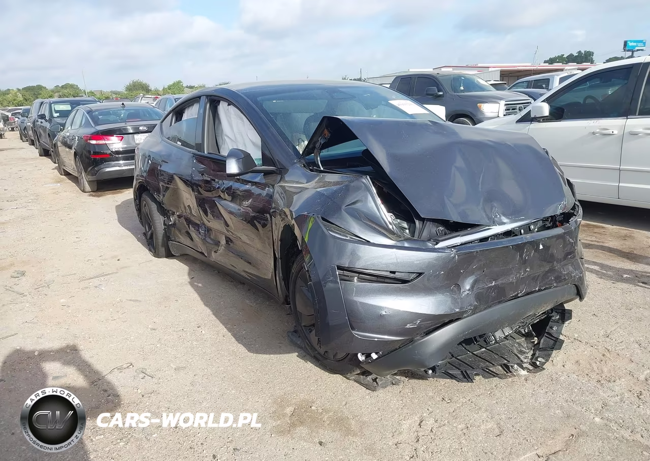 2026 Tesla Model Y VIN:7SAYGDED7TA753242 - 1