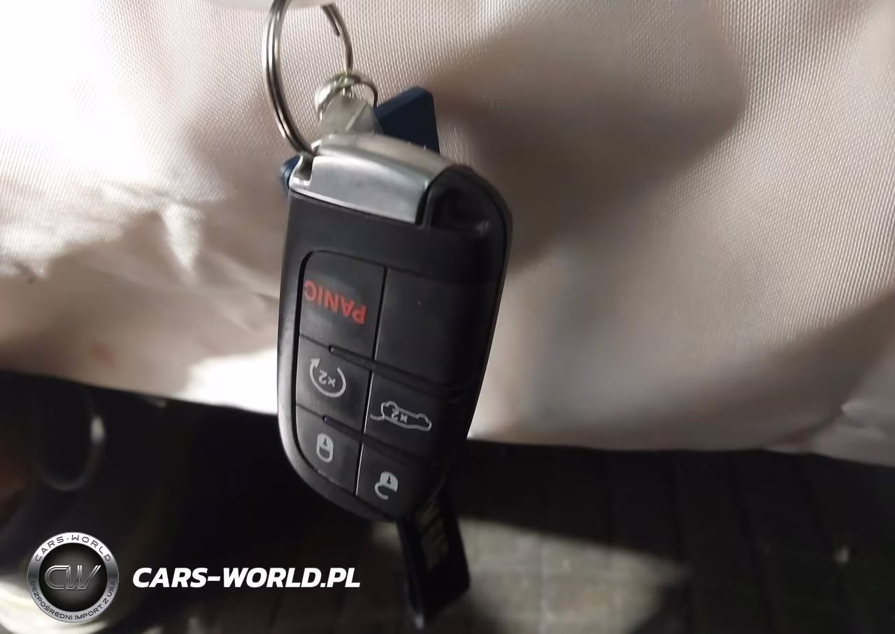 2018 Jeep Grand Cherokee Altitude 4X4 VIN:1C4RJFAG0JC487221 - 11