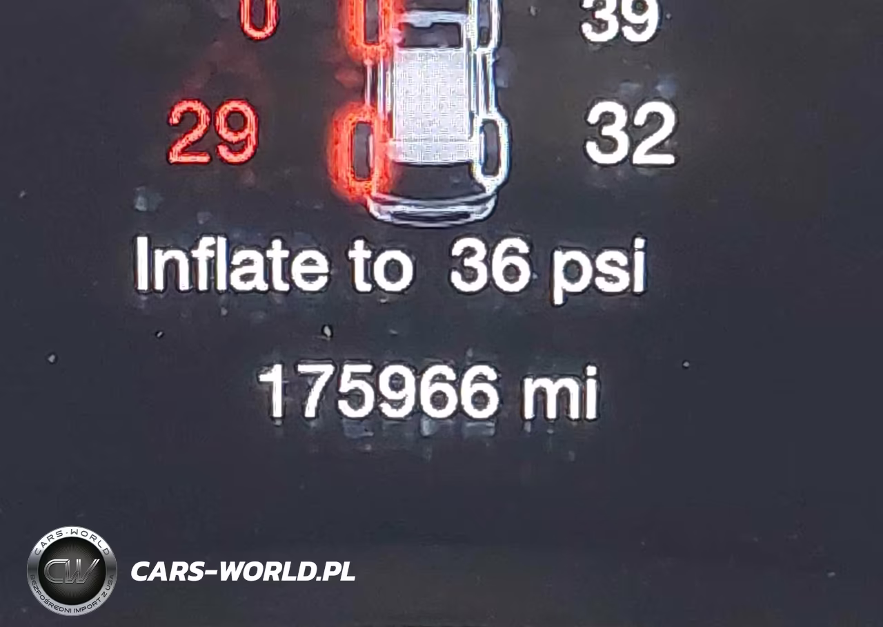 2018 Jeep Grand Cherokee Altitude 4X4 VIN:1C4RJFAG0JC487221 - 16