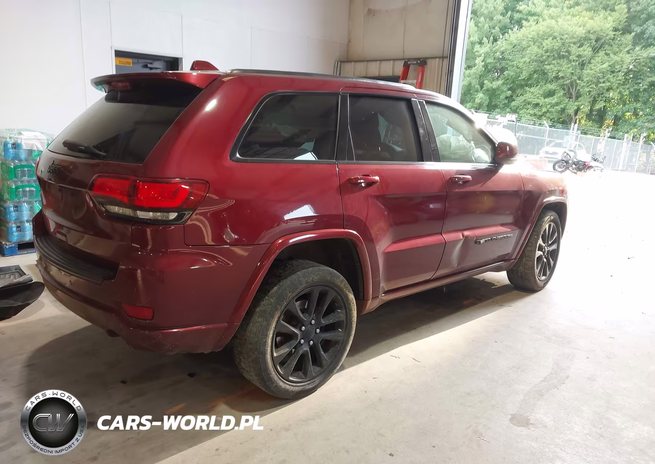 2018 Jeep Grand Cherokee Altitude 4X4 VIN:1C4RJFAG0JC487221 - 4