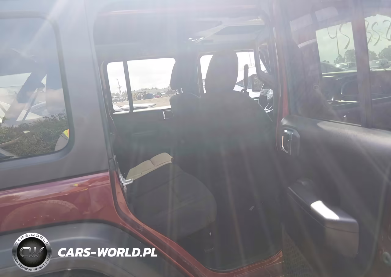 2021 Jeep Wrangler Unlimited Sport Altitude 4X4 VIN:1C4HJXDG0MW717372 - 8