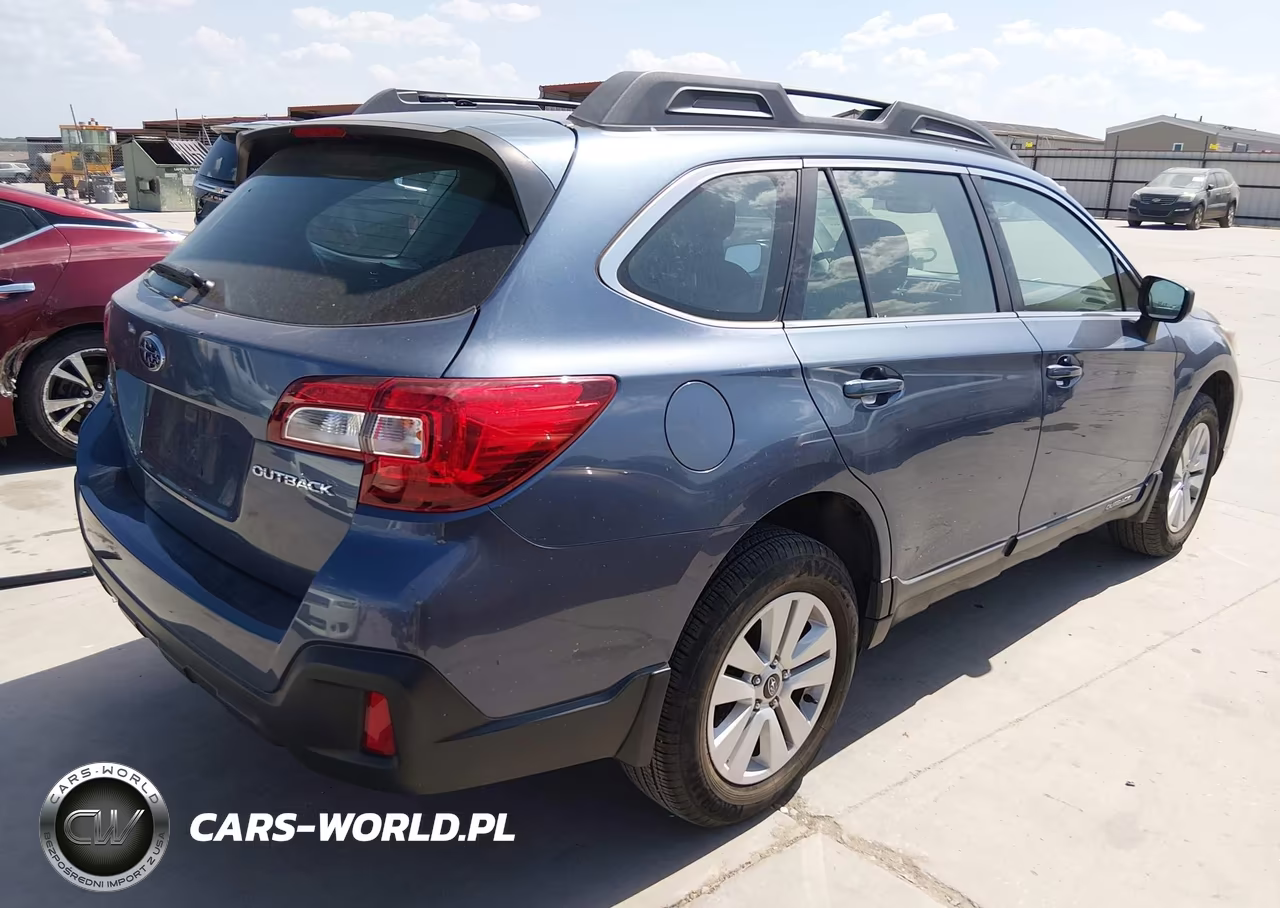 2018 Subaru Outback 2.5I VIN:4S4BSAAC1J3300952 - 4