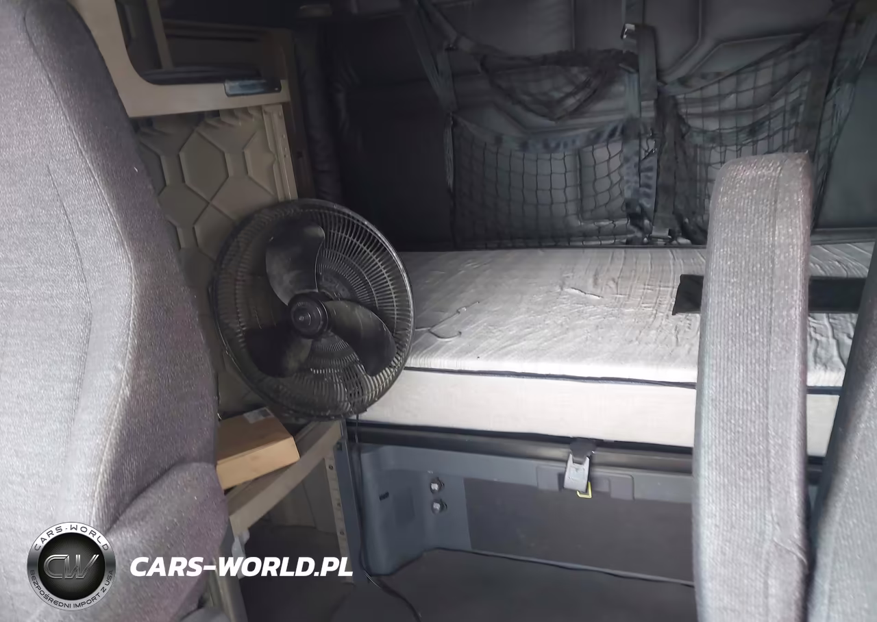 2016 Freightliner Cascadia 125 VIN:3AKJGLDR4GSGV7788 - 13