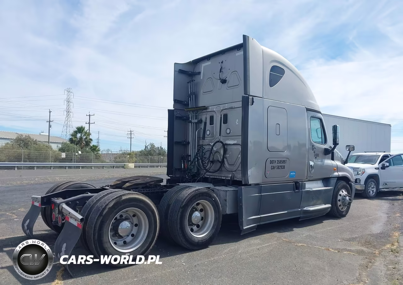 2016 Freightliner Cascadia 125 VIN:3AKJGLDR4GSGV7788 - 4