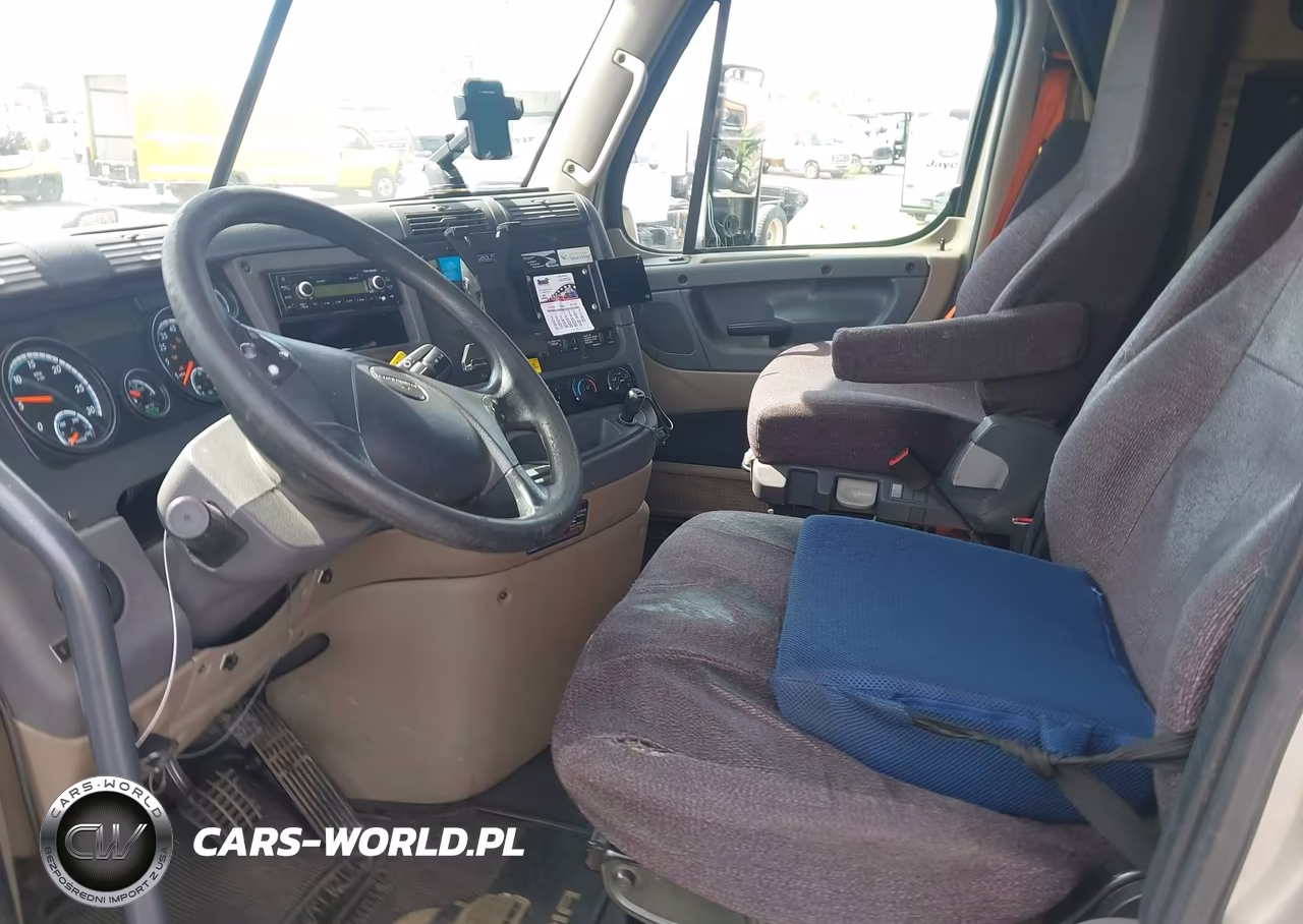 2016 Freightliner Cascadia 125 VIN:3AKJGLDR4GSGV7788 - 6