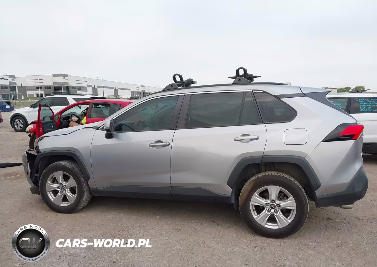 2021 Toyota Rav4 Xle VIN:2T3W1RFV0MC168982 - 14